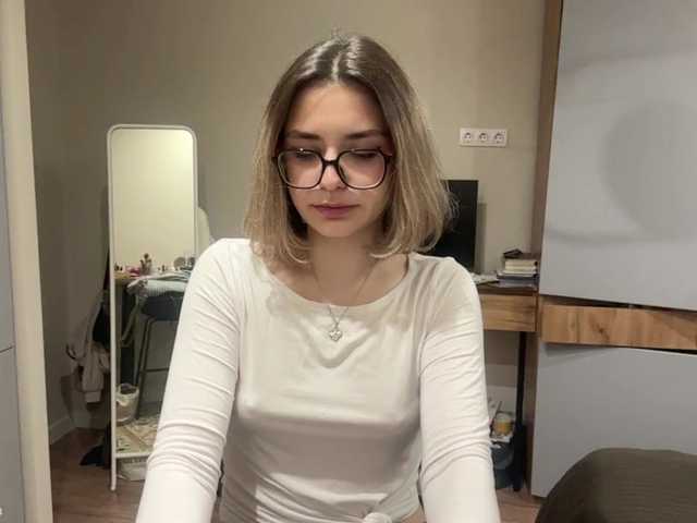 AlbaMihelcic live cam on BongaCams