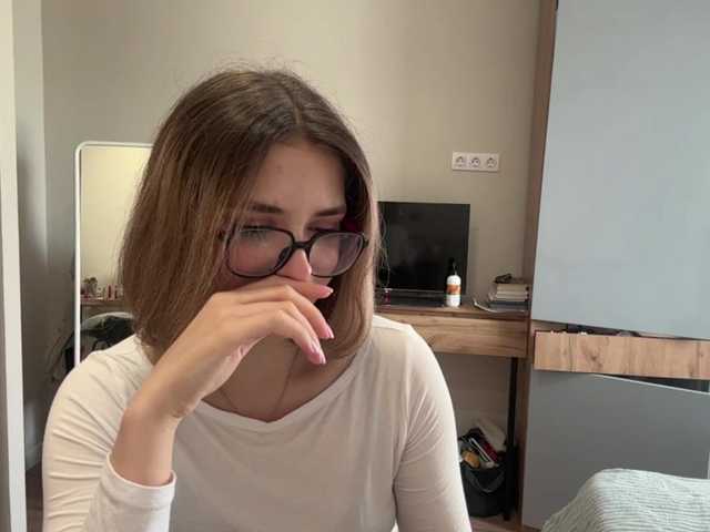 AlbaMihelcic live cam on BongaCams
