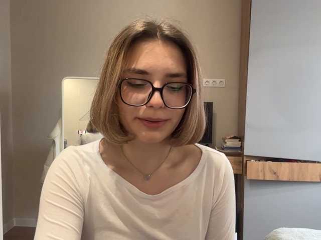 AlbaMihelcic live webcam show