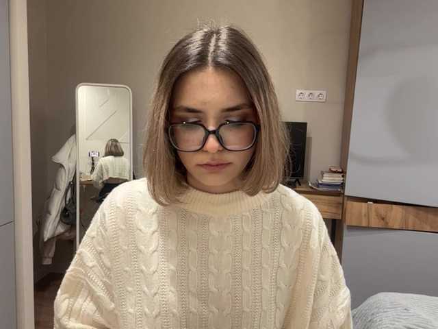 AlbaMihelcic live cam on BongaCams