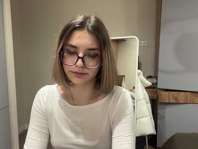 AlbaMihelcic live cam on BongaCams