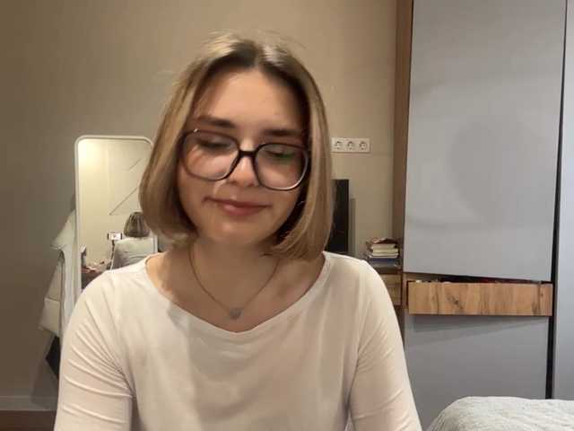AlbaMihelcic live webcam show