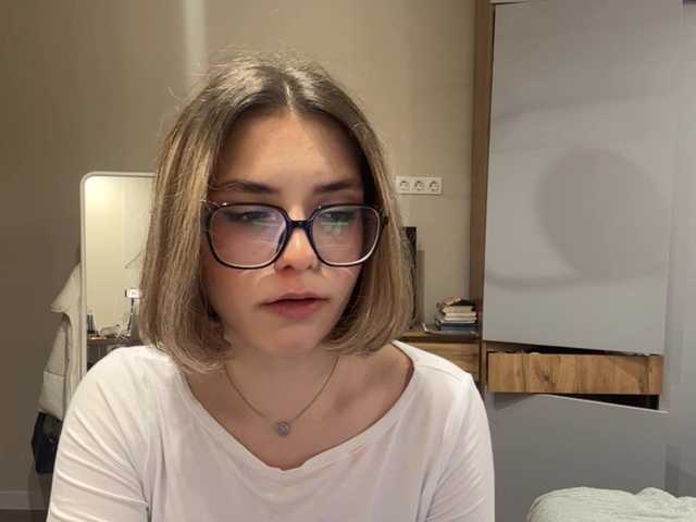 AlbaMihelcic live webcam show