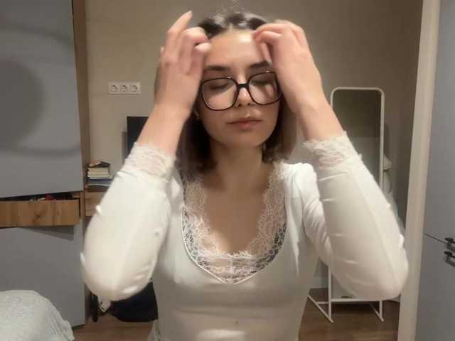 AlbaMihelcic live cam on BongaCams
