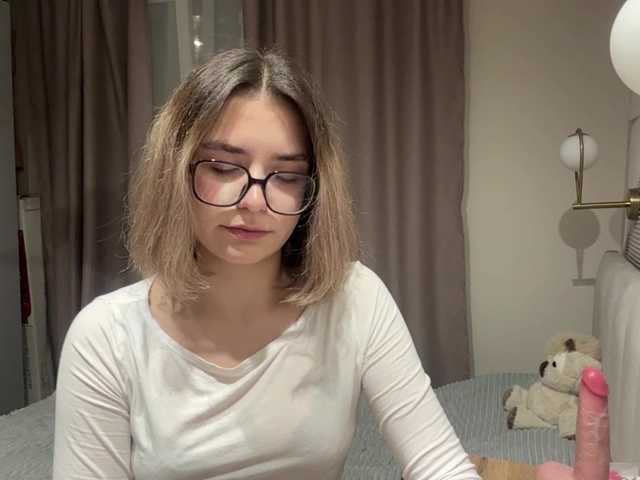 AlbaMihelcic live cam on BongaCams
