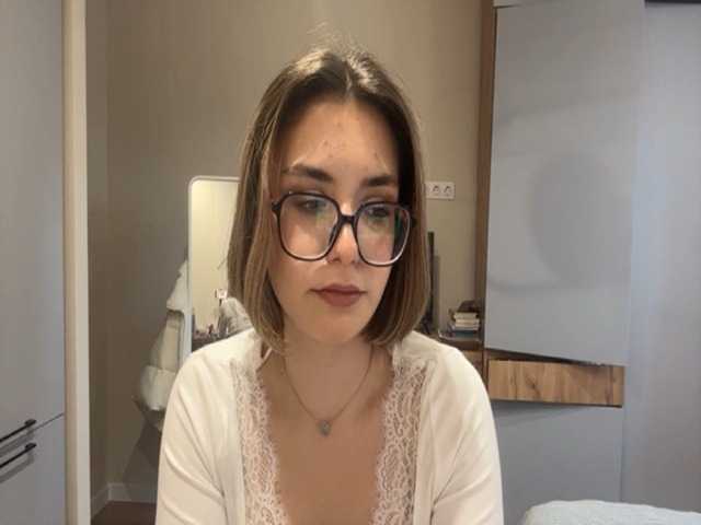 AlbaMihelcic live cam on BongaCams