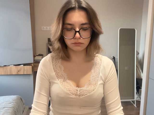 AlbaMihelcic live cam on BongaCams