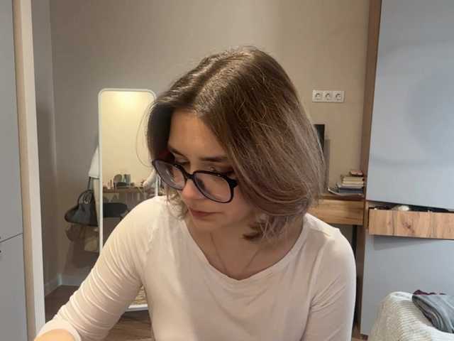 AlbaMihelcic live cam on BongaCams