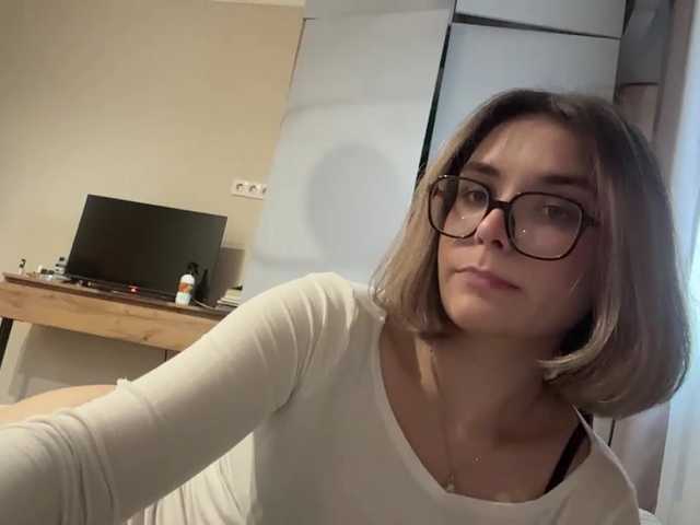 AlbaMihelcic live cam on BongaCams