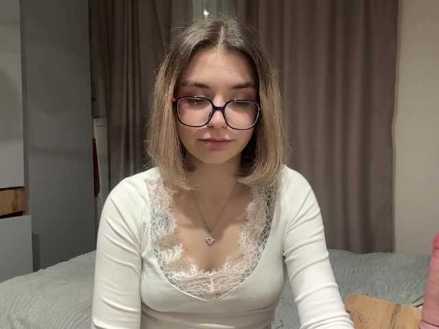 AlbaMihelcic live cam on BongaCams