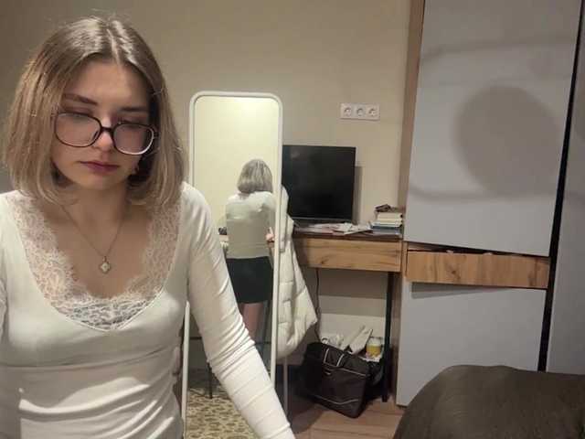 AlbaMihelcic live cam on BongaCams