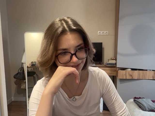 AlbaMihelcic live cam on BongaCams