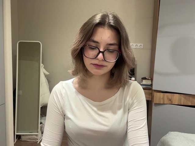 AlbaMihelcic live cam on BongaCams