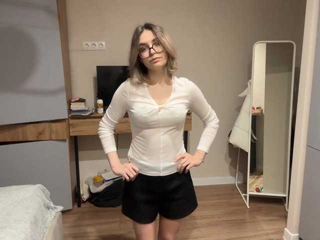 AlbaMihelcic live cam on BongaCams