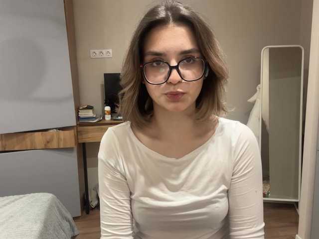 AlbaMihelcic live cam on BongaCams