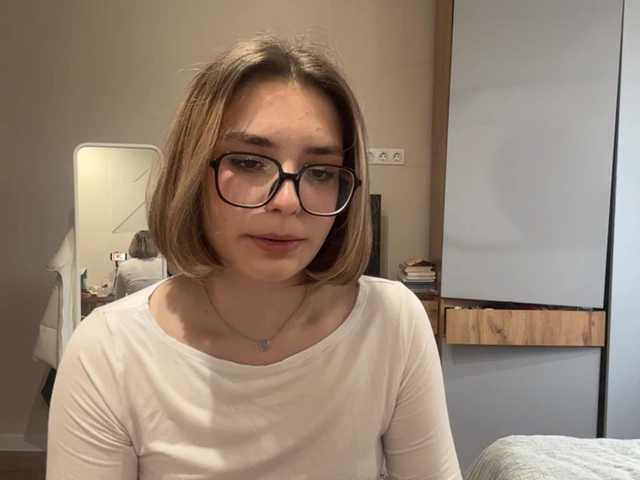 AlbaMihelcic live cam on BongaCams
