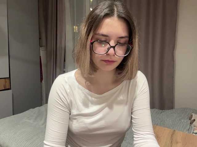 AlbaMihelcic live cam on BongaCams