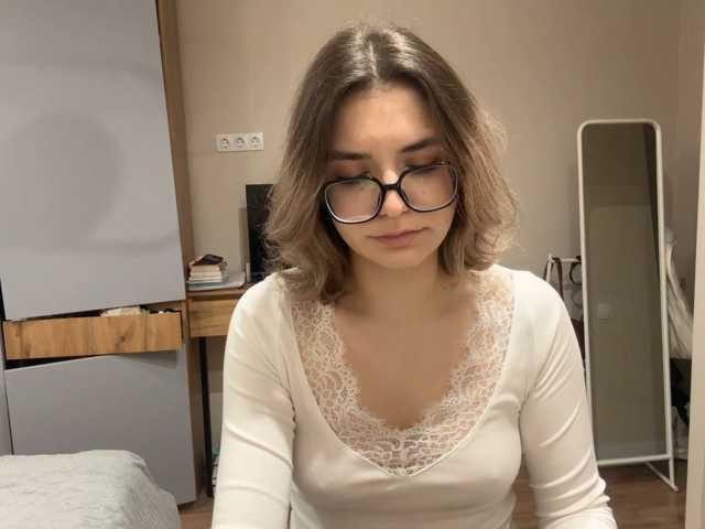 AlbaMihelcic live cam on BongaCams