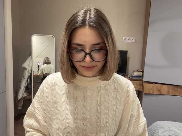 AlbaMihelcic live cam on BongaCams