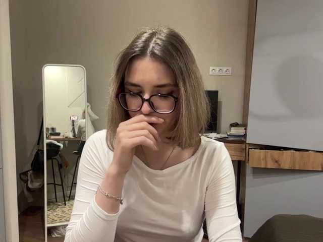 AlbaMihelcic live cam on BongaCams
