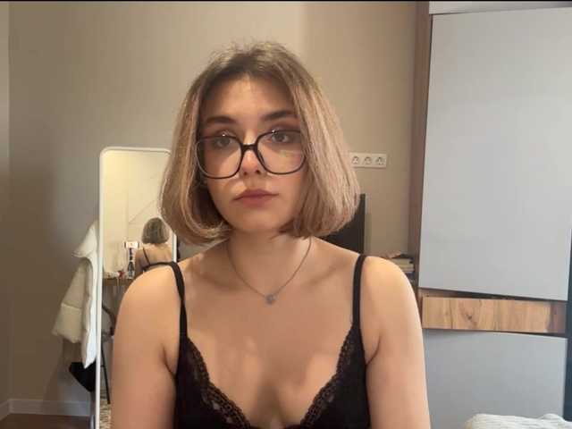 AlbaMihelcic live webcam show