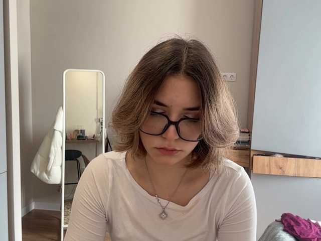 AlbaMihelcic live cam on BongaCams
