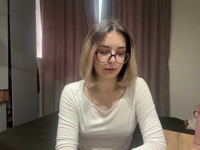 AlbaMihelcic live cam on BongaCams