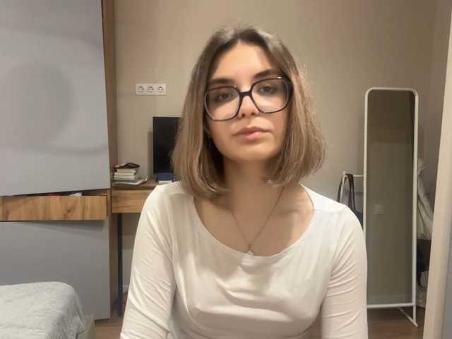 AlbaMihelcic live cam on BongaCams