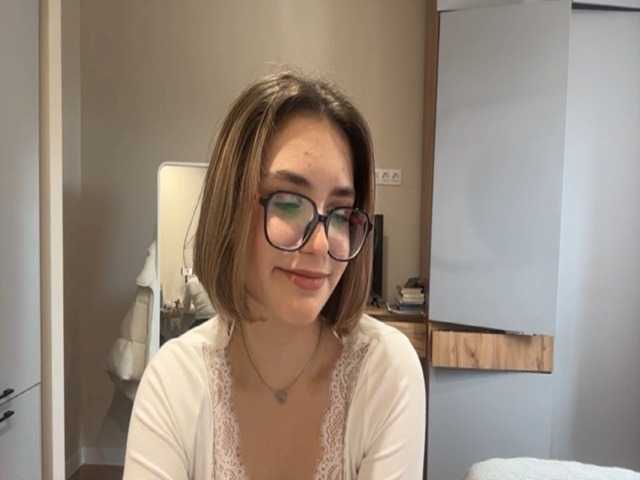AlbaMihelcic live cam on BongaCams