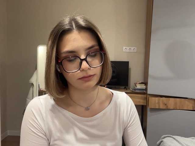 AlbaMihelcic live cam on BongaCams