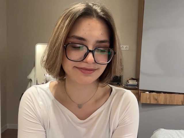 AlbaMihelcic live cam on BongaCams
