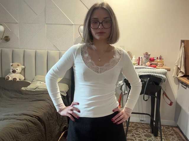 AlbaMihelcic live cam on BongaCams