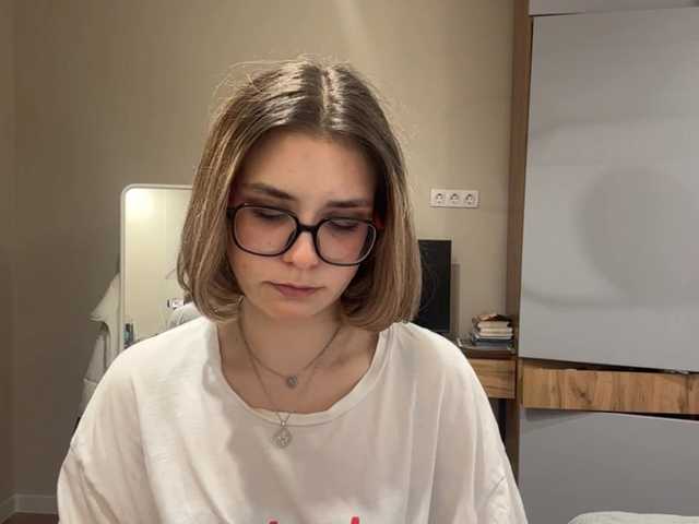 AlbaMihelcic live webcam show