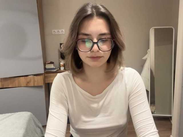 AlbaMihelcic live cam on BongaCams