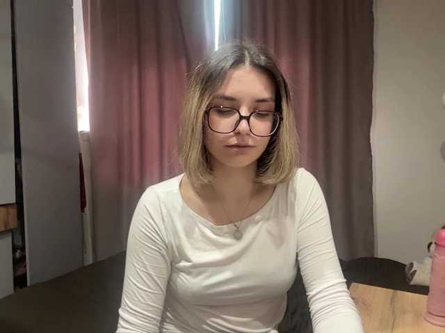 AlbaMihelcic live cam on BongaCams