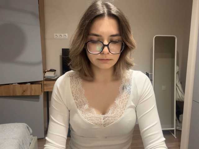 AlbaMihelcic live cam on BongaCams