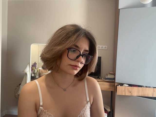 AlbaMihelcic live cam on BongaCams