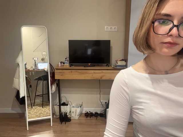 AlbaMihelcic live cam on BongaCams