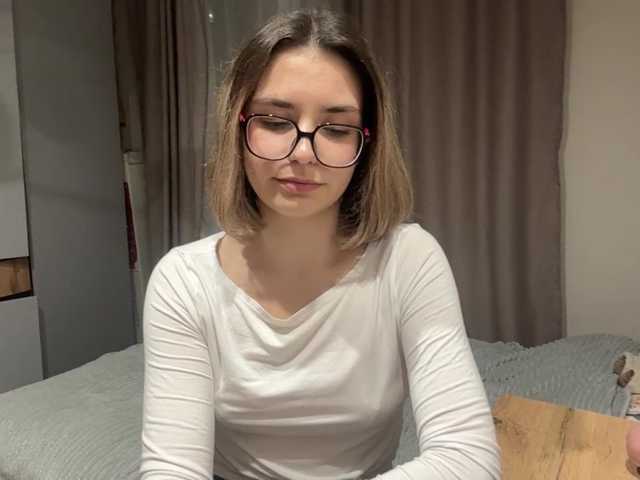 AlbaMihelcic live cam on BongaCams
