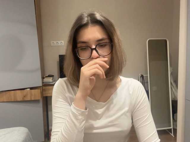 AlbaMihelcic live cam on BongaCams