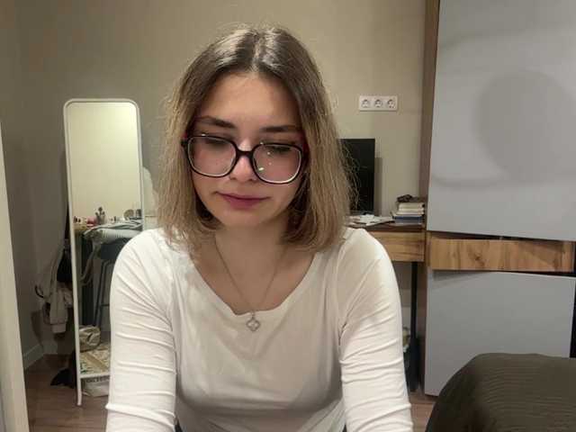 AlbaMihelcic live cam on BongaCams