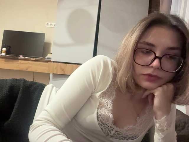 AlbaMihelcic live cam on BongaCams
