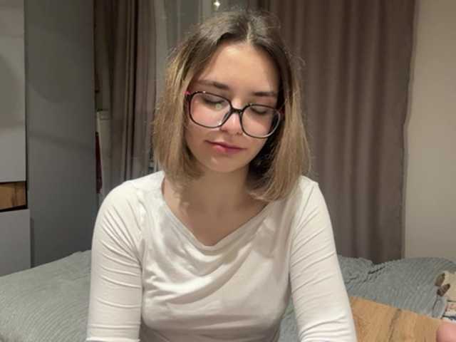 AlbaMihelcic live cam on BongaCams