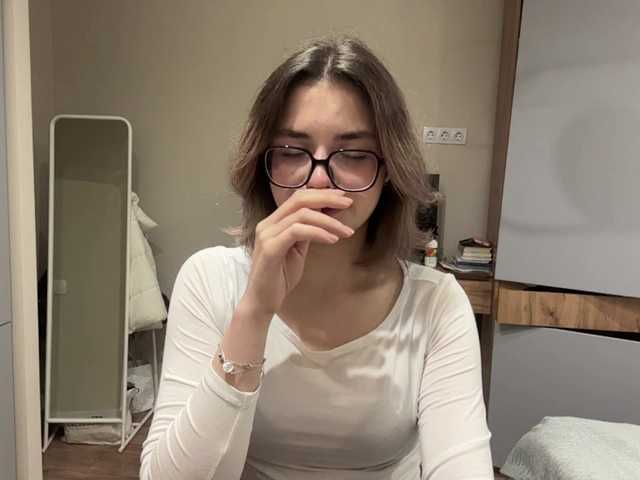AlbaMihelcic live cam on BongaCams