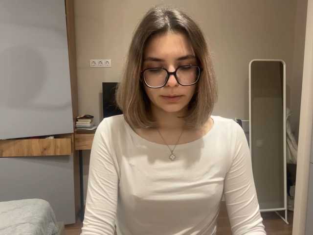AlbaMihelcic live cam on BongaCams