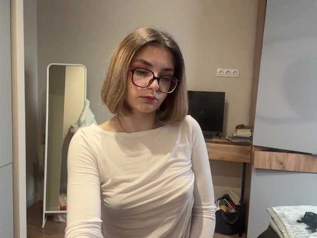 AlbaMihelcic live cam on BongaCams