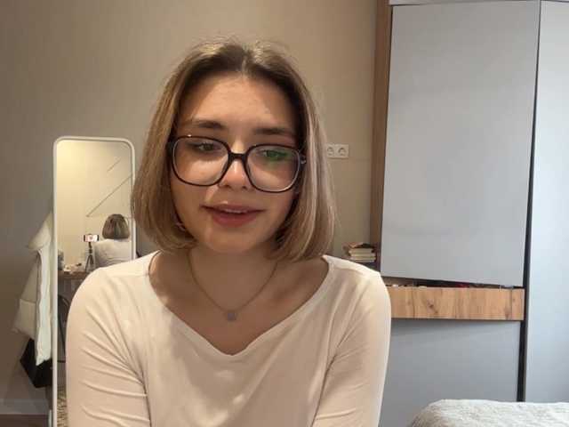 AlbaMihelcic live cam on BongaCams