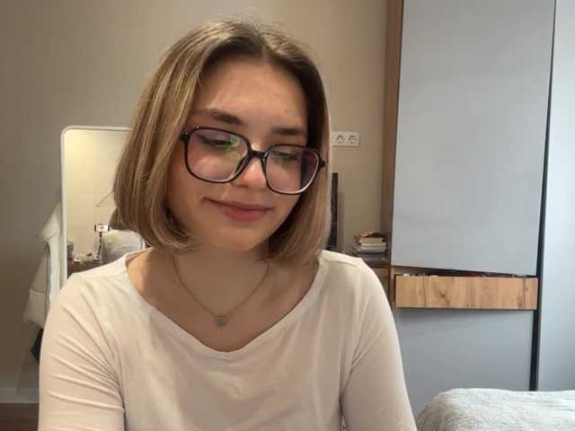 AlbaMihelcic live webcam show