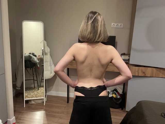 AlbaMihelcic live cam on BongaCams
