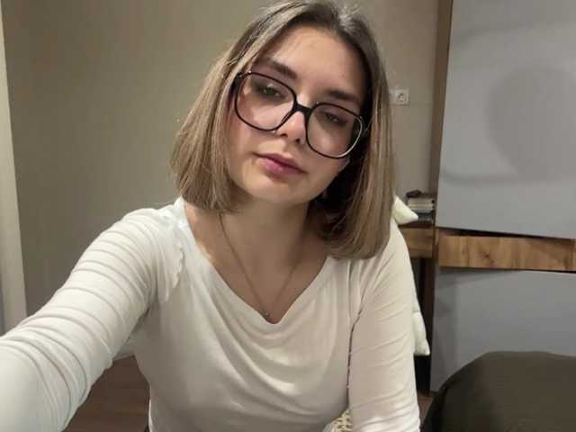 AlbaMihelcic live cam on BongaCams